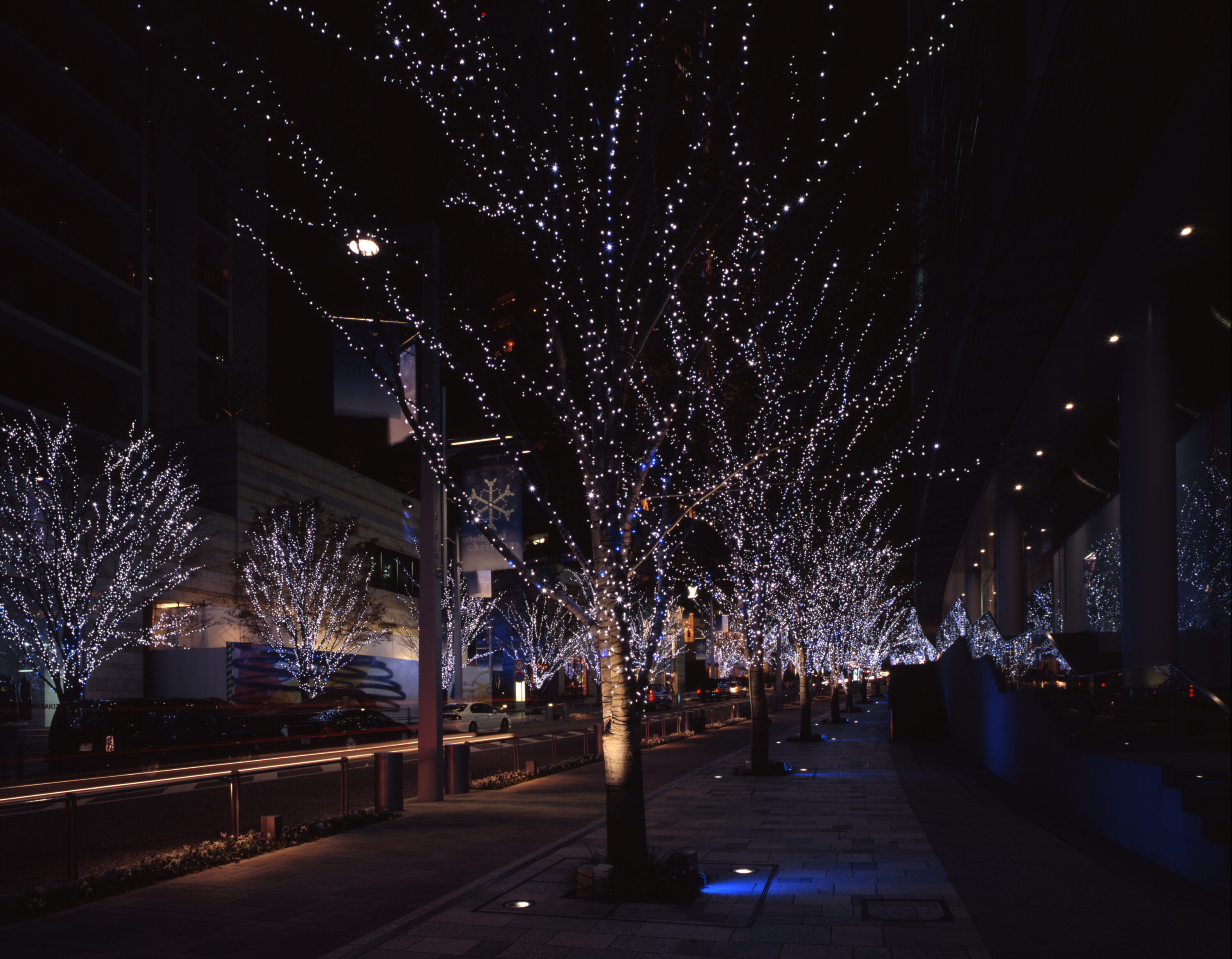 六本木ヒルズ　けやき坂クリスマスイルミネーション Snow & Blue 2003